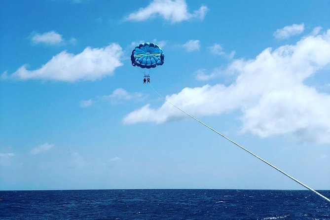 Aruba Parasailing with Unparalleled Views - Landing Back on the Boat: The Part You’ll Remember