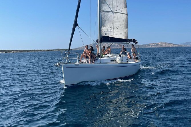 Asinara: Sailing trip in the park of Asinara - Meeting point at Asinara Sailing School, Cala Sant’Andrea