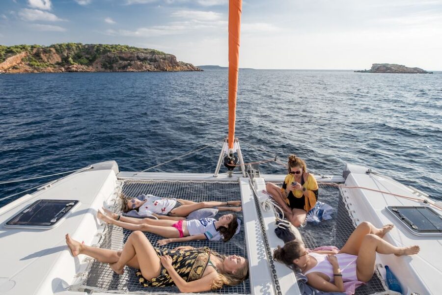 Athens: Half-Day Sunset Catamaran Cruise with Meal & Drinks - Space, Comfort, and the Crew’s Calm Confidence