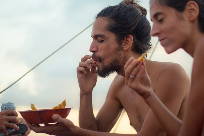 Bacalar: 4hr Private Sailing Tour with Guacamole & Drinks - Who should book this private Bacalar sail