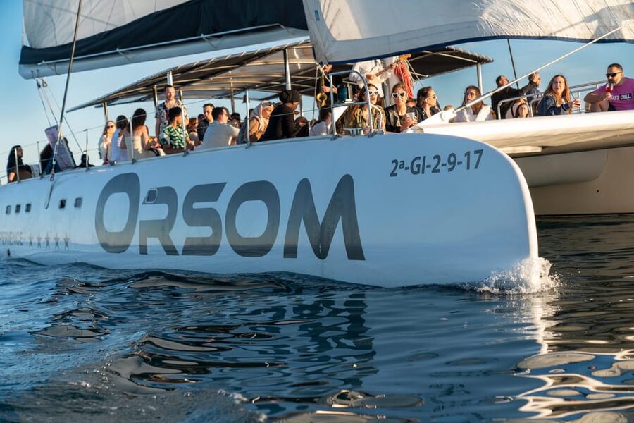 Barcelona: Catamaran Cruise with optional Live Jazz Music - Boarding at Moll de Drassanes, near the Columbus statue