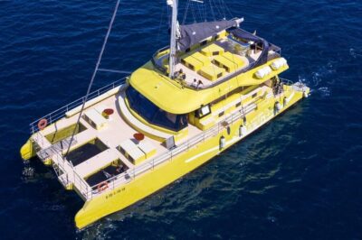 Barcelona: Daytime or Sunset Catamaran Cruise with Music - Live music timing: when the sunset includes a real singer