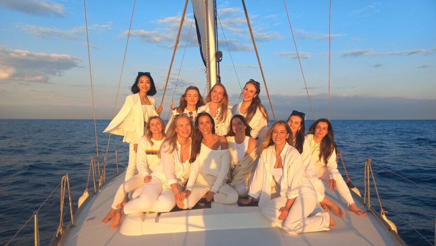 Barcelona: Luxury Private Yacht Daytime Cruise - The 2-Hour Sail Plan: Montjuïc, Barceloneta, the W Hotel, and Beyond