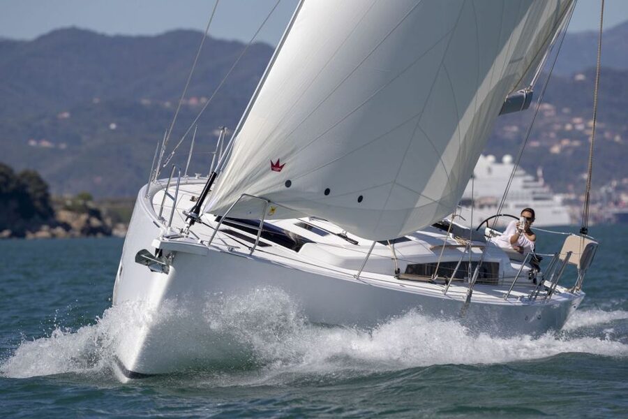 Barcelona: Midday or Sunset Sailing with Open Bar and Snacks - Marina Port Vell: Your City-Center Dock for Big-Sea Views