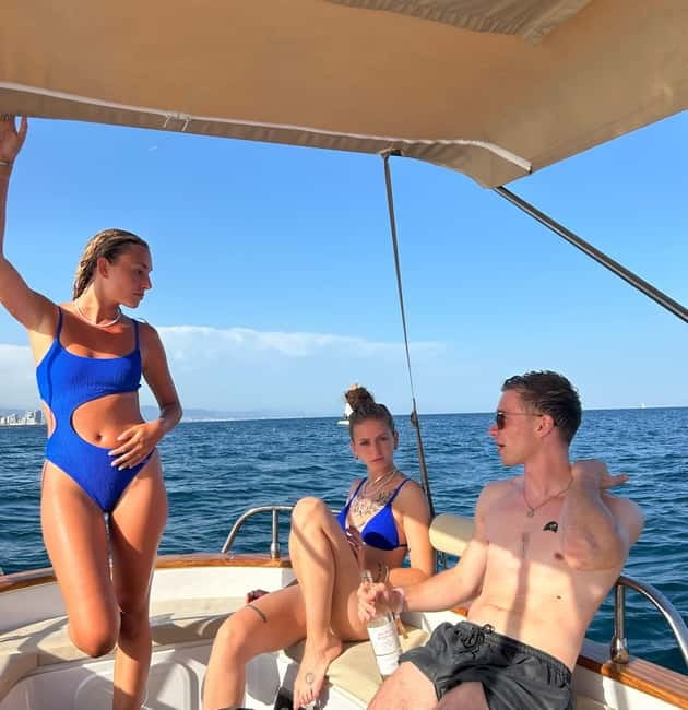 Barcelona: Private Classic Yacht Tour with Drinks - Why a classic yacht cruise works in Barcelona