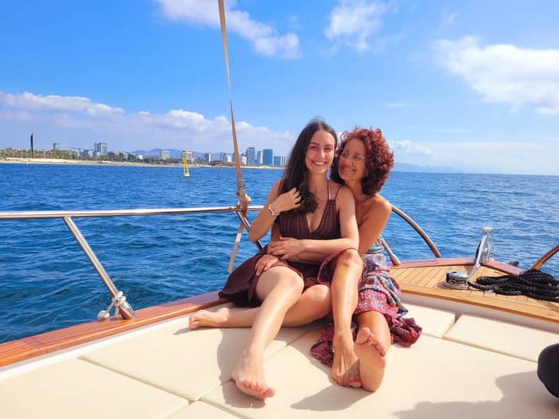 Barcelona: Private Classic Yacht Tour with Drinks - A comfortable 2023 classic Italian yacht (and why it matters)
