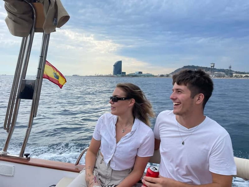 Barcelona: Private Classic Yacht Tour with Drinks - What the 2 hours actually delivers (so you don’t feel rushed)