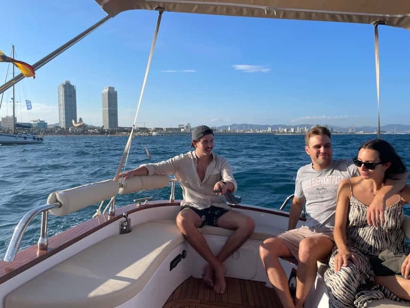 Barcelona: Private Classic Yacht Tour with Drinks - Who this Barcelona yacht tour suits best
