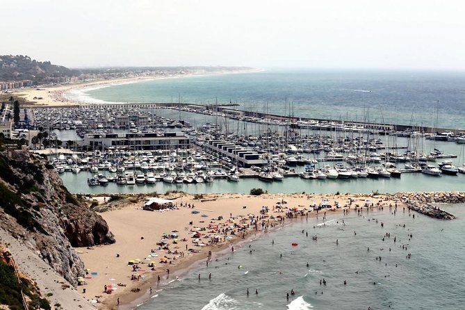 Barcelona Sailing: Light Snacks & Open Bar with Private Option - Key things I’d circle before you book