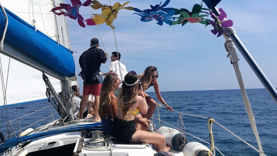 Barcelona: Sailing Trip with Drinks and Snacks - Skipper Miguel: where the experience becomes more than sightseeing