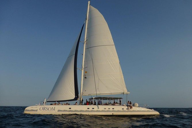 Barcelona Skyline Sailing - The 90-minute sailing plan: what happens on the water