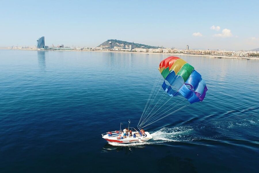 Barcelona: Small-Group Parasailing Experience - Timing and group rhythm: why a short flight works