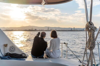 Barcelona: Sunset Catamaran Cruise with Wine and Tapa - The 2-hour sailing loop: what happens when you’re on the water
