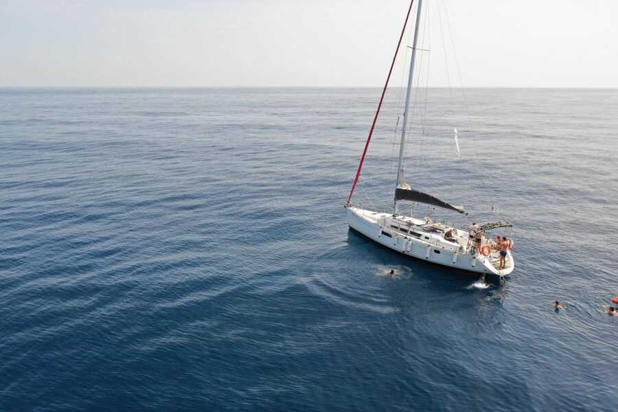Barcelona: Sunset Sailing Experience with Snacks and Cava - Drinks and snacks: how the included cava changes the vibe