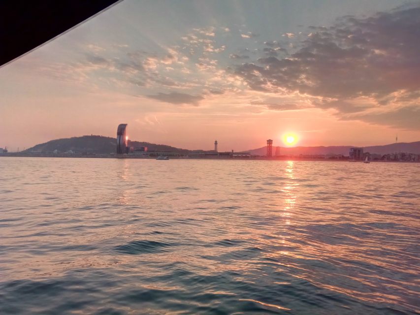 Barcelona: Sunset Sailing Tour with Open Bar & Snacks - Quick hits before you go