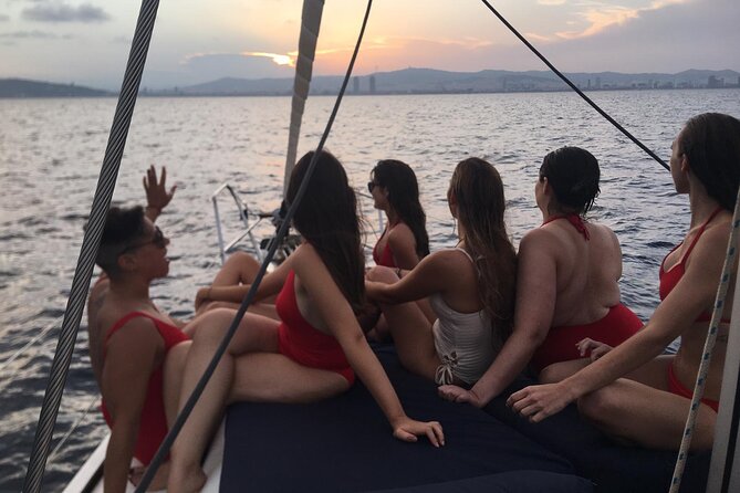 Barcelona Sunset Sailing with Open Bar of Cava and Snacks - Timing the Sunset: When You’ll Get That Golden-Hour Feel
