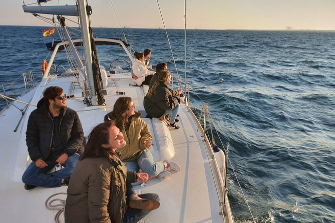 Barcelona Unforgettable Sailing Cruise with Open Bar and Snacks - Group size: the real luxury on a Barcelona sailing cruise