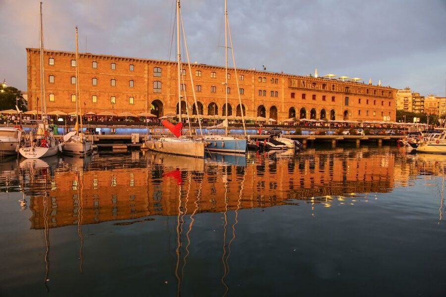 Barcelona: Unique Sunset Sailing Tour with Tapas & Open Bar - Responsible tourism on the water: Biosphere eco-certification