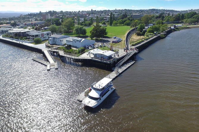 Batman Bridge 4 Hour Luncheon Cruise including sailing into the Cataract Gorge - What’s Included: Morning Tea, Lunch, and Wine Tasting Without Hotel Stops