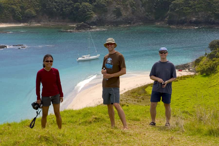 Bay of Islands: Awesome Day Sailing Tour with Island Stop - Lunch onboard: fresh sandwiches with real dietary options