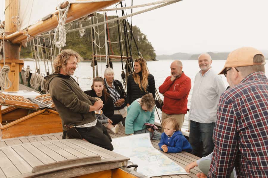 Bay of Islands: Late Afternoon Sailing Cruise - Two hours under sail: what the experience feels like onboard