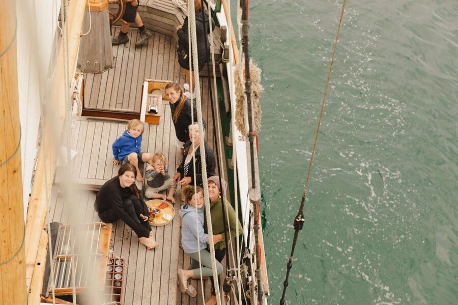 Bay of Islands: Late Afternoon Sailing Cruise - Hoisting sails and rigging climbs: the interactive part (with safety first)