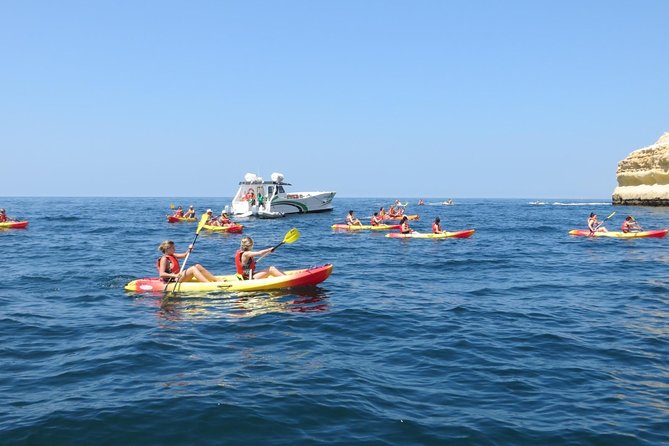 Benagil Kayak Tour On Board a Fantastic Catamaran - Catamaran comfort and photo strategy: where to sit matters