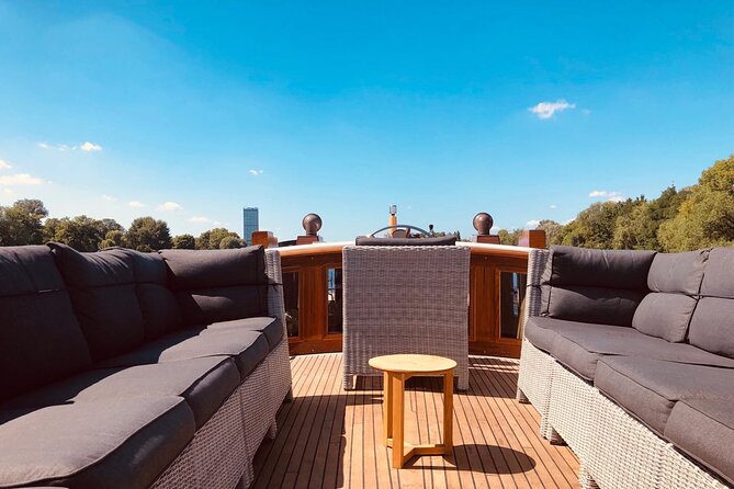 Berlin Boot Sightseeing Tour on Electric Private Yacht - The Fitzgerald yacht: vintage elegance plus real comfort