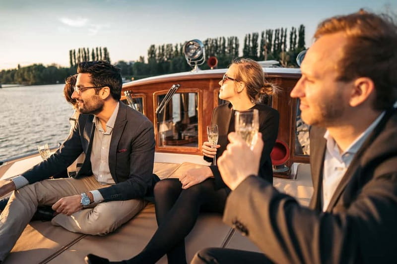 Berlin: Evening Yacht Cruise with Aperitif & Dinner Upgrade - Price and value check: $56 for cruise plus a drink