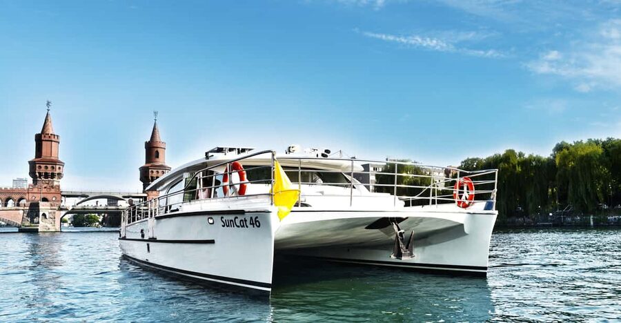Berlin: Exclusive Boat Tour on a Solar-Powered Catamaran - Oberbaumbrücke and the East Side Gallery: The River’s Best “First Impressions”