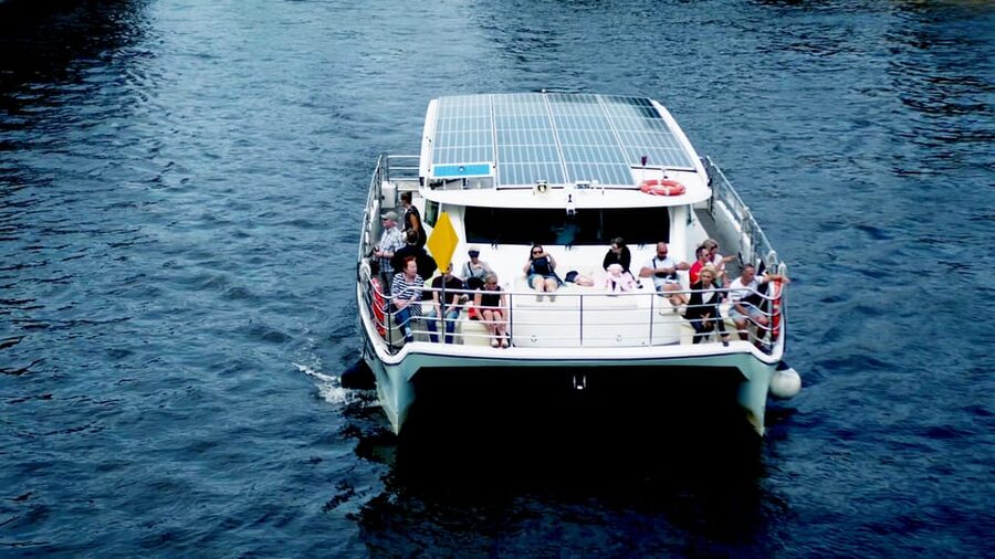 Berlin: Exclusive Boat Tour on a Solar-Powered Catamaran - The Mühlendamm Lock Passage: Where the City Feels Mechanical (In a Good Way)