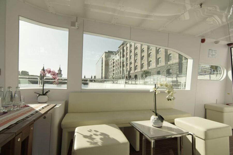 Berlin: Solar Powered Sunset Catamaran Cruise & Audio Guide - The sights you’ll actually get: what each landmark adds