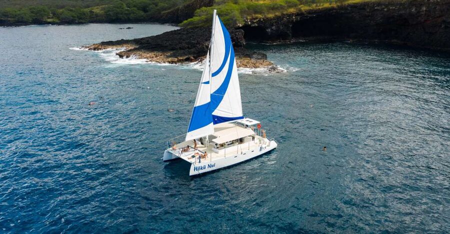 Big Island: Morning Snorkel Sail to Captain Cook's Monument - Kealakekua Bay snorkeling at the Captain Cook Monument
