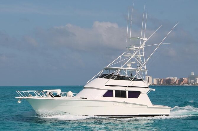 Biggest Luxury Yacht Boat Best in Cancun up to 28 pax - Playa Norte Anchor Time and Snorkel Setup