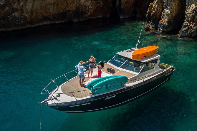 Blue & Green cave tour with yacht from town Hvar - Key highlights at a glance
