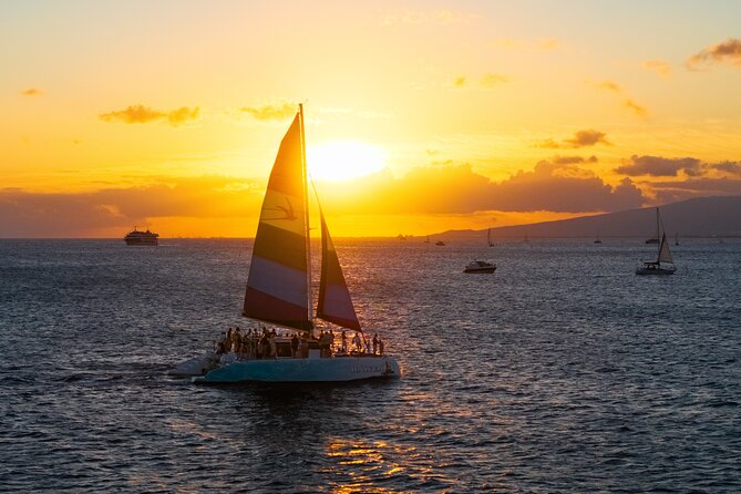 Board from Waikiki Beach for a scenic Sunset Sail on the Hāwea - Drinks Included: What You’ll Get and How the Bar Works