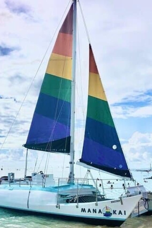 Board from Waikiki Beach: Friday Night Fireworks sail - The 1-Hour Moonlit Cruise Along Waikiki