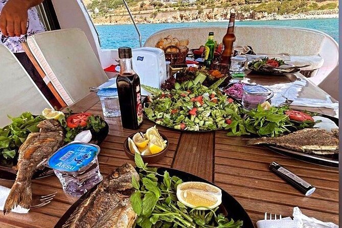Bodrum Private Motor-Yacht Tour With Lunch For 6 Hours - Aquarius Bay: the colorful fish and your first swim break