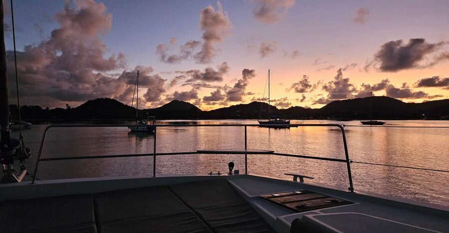 Bonifacio: sunset catamaran trip and aperitif - Meeting points and timing: 18h30 starts, calm sailing by design