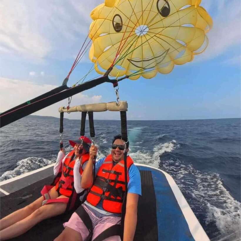 Boracay: Parasailing, Island Hopping, ATV Ride and Kawa Bath - Island hopping around Boracay: Puka Shell Beach and snorkel time
