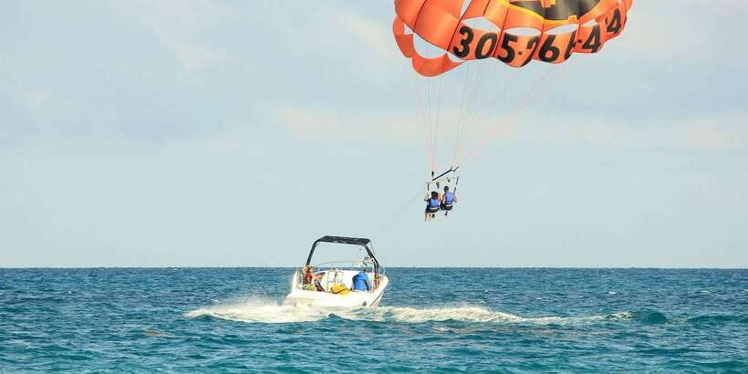 Boracay: Solo or Tandem Parasailing Experience - Gear-Up and Safety Checks Before You Fly