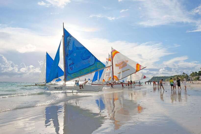 Boracay: Sunset Paraw Sailing Trip - The 30-Minute Sail: Breeze, Clear Water, and Photo Time