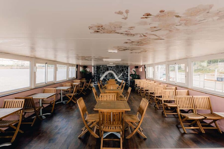 Bordeaux: Garonne River Yacht Cruise with Brunch - The brunch setup: 100% seasonal buffet plus an open bar