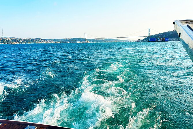 Bosphorus & Golden Horn: Sunset Yacht Cruise with Expert Guide - Snacks, Coffee/Tea, and Why the Included Food Matters