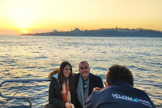 Bosphorus Sunset: An Enchanting Yacht Cruise in Istanbul - The Bosphorus route: palaces, bridges, fortresses, and the Europe-to-Asia view