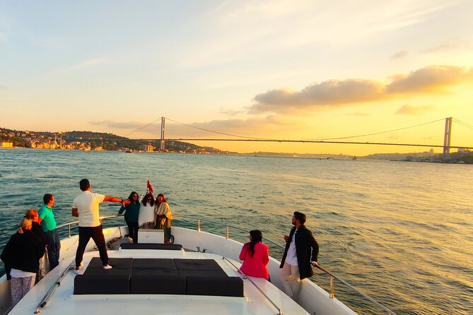 Bosphorus Sunset: An Enchanting Yacht Cruise in Istanbul - Comfort and crowd level: a yacht that stays usable during 2.5 hours