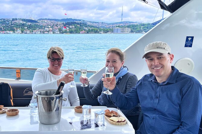 Bosphorus Yacht Cruise with Stopover on the Asian Side - (Morning or Afternoon) - Hotel Pickup: Worth It If You’re Staying in Fatih or Beyoğlu