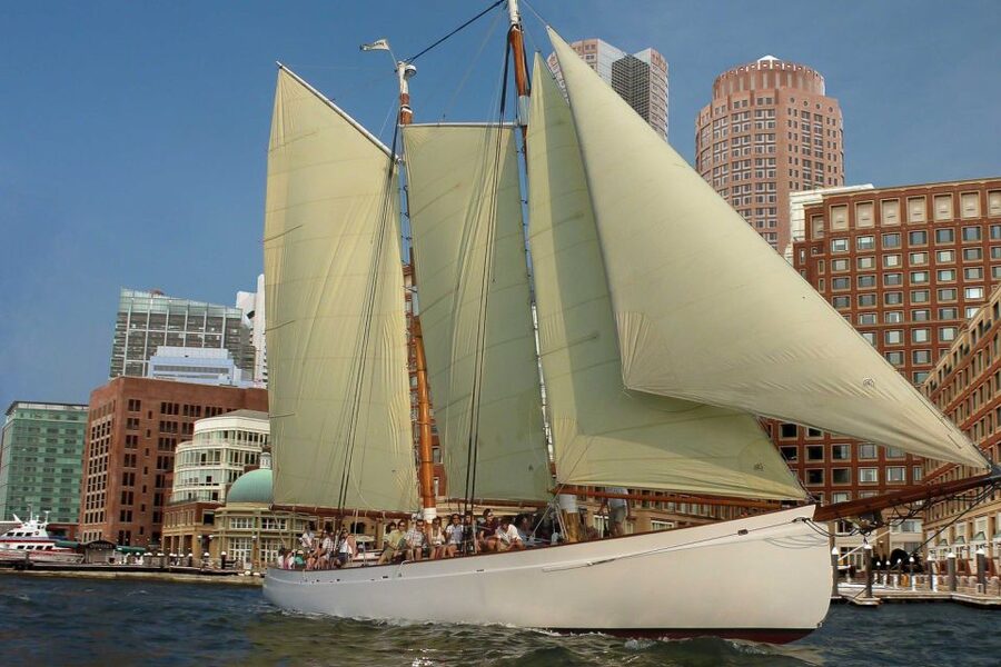 Boston: Harbor Champagne Sunset Sail from Rowes Wharf - Rowes Wharf check-in: easy to find, worth arriving early