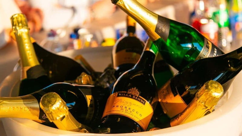 Budapest: Sip and Sail River Cruise with Unlimited Prosecco - Key takeaways before you board