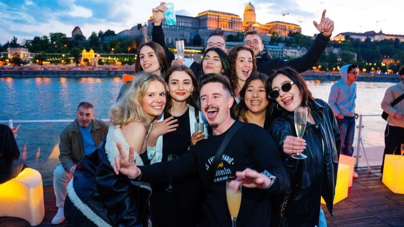Budapest: Sip and Sail River Cruise with Unlimited Prosecco - Seeing UNESCO Budapest from the Danube’s slow lane